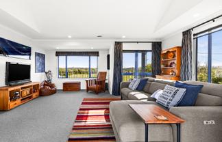 69 Meeanee Quay, Westshore