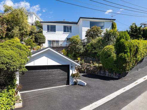 16 Littlebourne Road, Roslyn