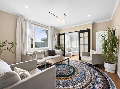 6 Kowhai Street, Eastbourne