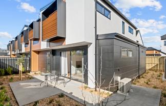 3/130 Holly Road, Saint Albans