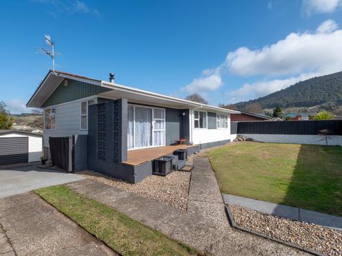 24 Joanne Crescent, Pukehangi