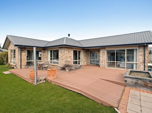 16 Henderson Drive, Alexandra