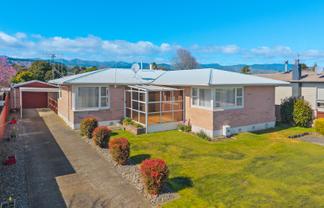 46 Featherston Street, Levin