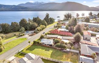 4 Lakefront Drive, Te Anau