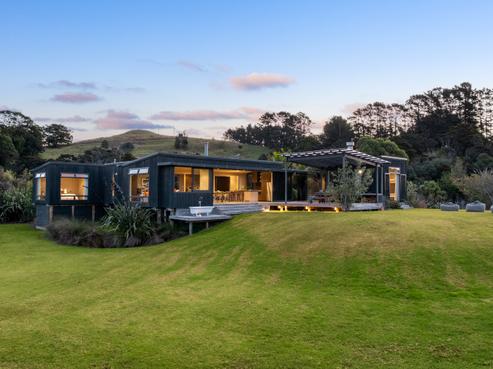 851B Takatu Road, Tawharanui Peninsula