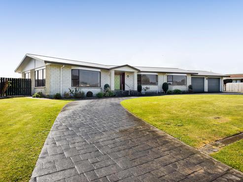 14 Pohutukawa Drive, Opunake