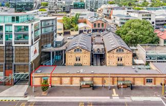 CHARACTER FREEHOLD WITH DUAL ENTRY
