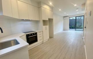 8/52 Rua Road, Glen Eden