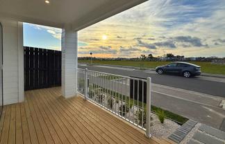 9,11,13 Awhi Way, Karaka