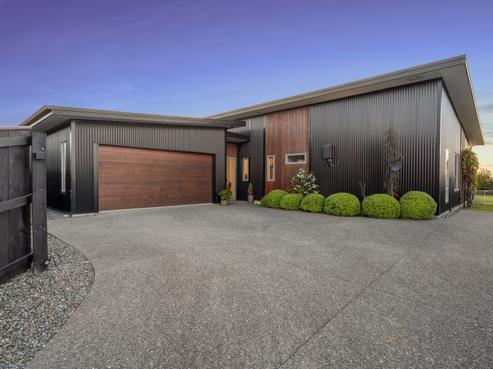 4 Tarn Close, Richmond