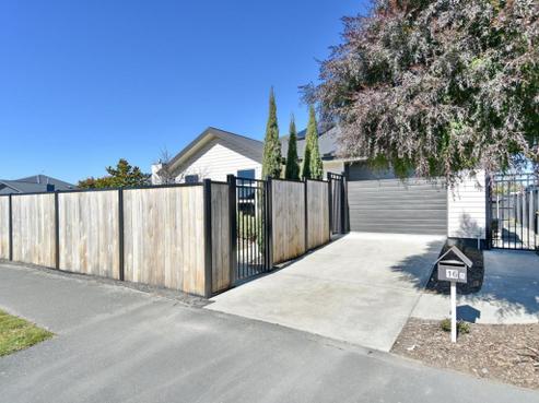 16A Clarevale Street, Burwood