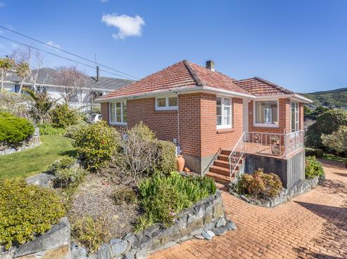 66 Taylor Terrace, Tawa