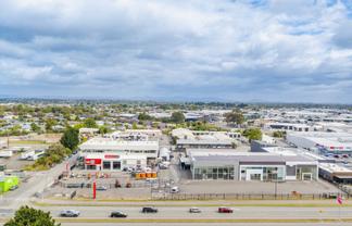 For Lease 960 m² Prime Road Frontage on Prebensen