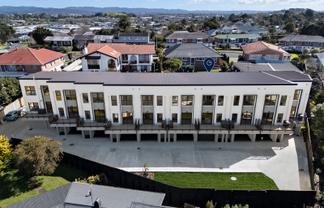 25 Warren Avenue, Three Kings