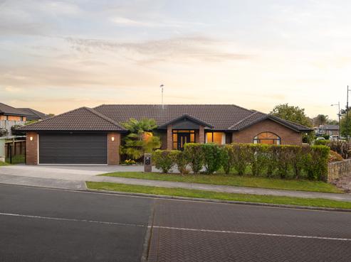 102 Barrington Drive, Huntington