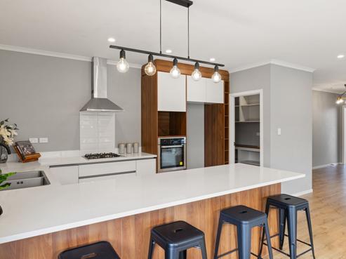 16 Maggie Place, Chartwell