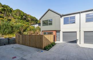 4/60 Akatarawa Road, Brown Owl