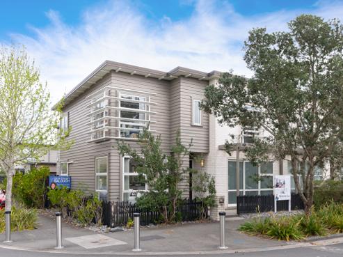 13 De Havilland Road, Hobsonville