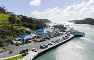 MANGONUI HOTEL, LIQUOR SHOP PLUS LAND
