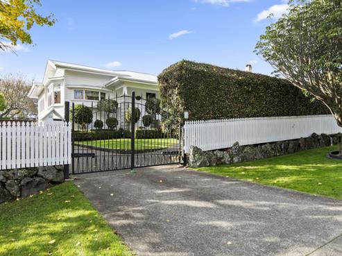 22 Crescent Road, Epsom