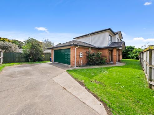 33 Riverglade Parkway, Te Atatu South