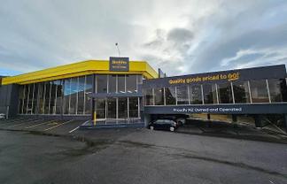 RARE WAIRAU PARK RETAIL SPACE
