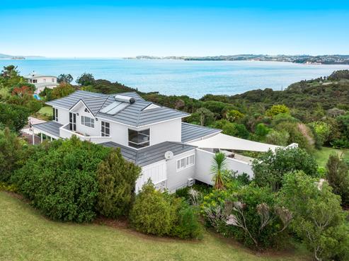 6 Puriri Place, Sandspit