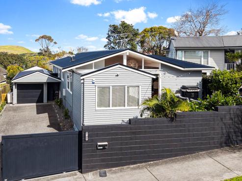 35 Strong Street, Saint Johns