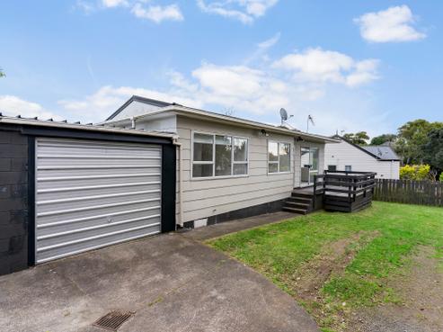 2/42 Moncrieff Avenue, Clendon Park