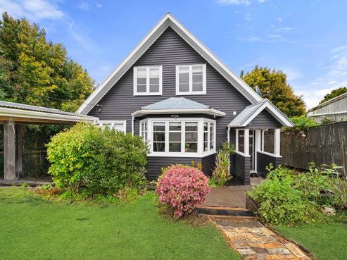 121 Fairview Avenue, Fairview Heights
