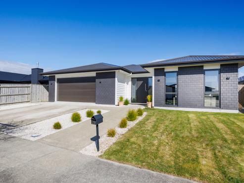 29 Sardinia Grove, Fitzherbert