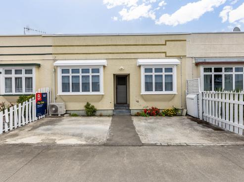 2/602 Park Road South, Akina