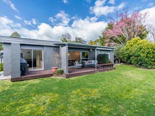 24 Splitt Avenue, Glenview