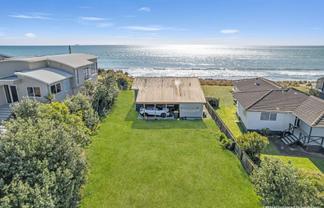 73 Pukehina Parade, Pukehina