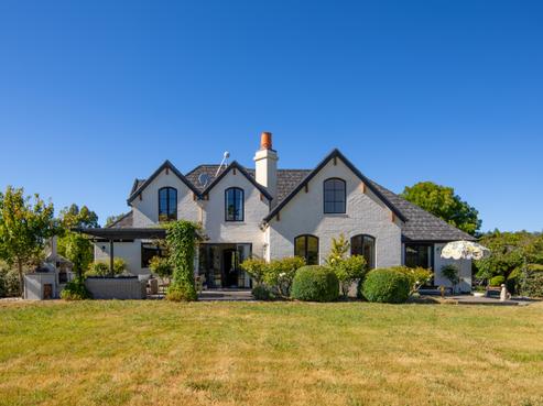 60 Golden Hills Road, Redwood Valley