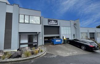 Versatile Hillside Road unit – 428sqm