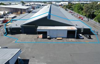 Versatile Rear Unit – 994m² with Dual Roller Doors