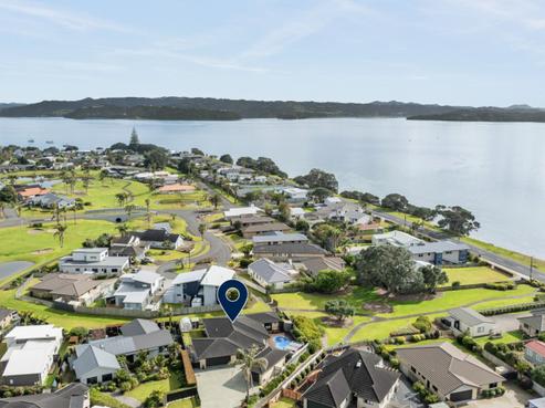44 Bermuda Place, One Tree Point