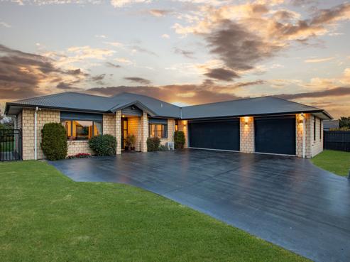 9 Aquila Crescent, Rototuna North
