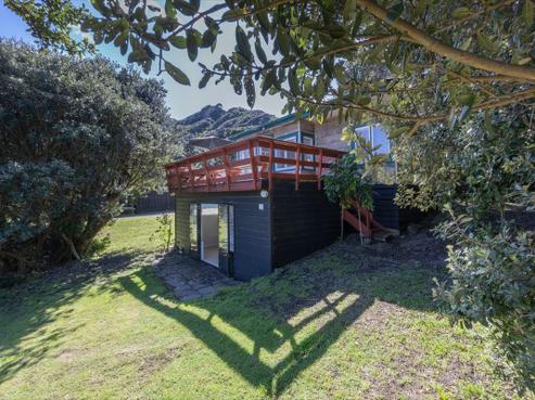 35 North Piha Road, Piha