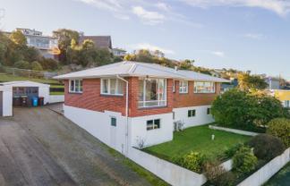 5 Hobbs Street, Waimataitai