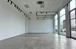 MODERN MOUNT EDEN SHOWROOM
