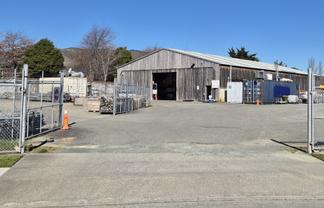 High Stud | Clear Span | Central Location Stoke