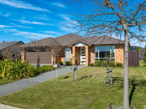22 Oaks Drive, Lincoln