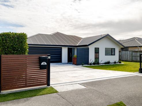 75 Pharazyn Street, Feilding