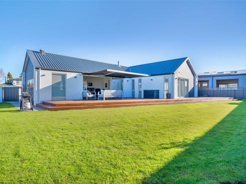 60 Welsh Road, Winton