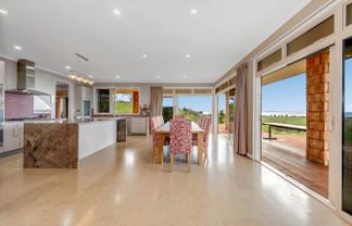 48 Porterfield Road, Whitford