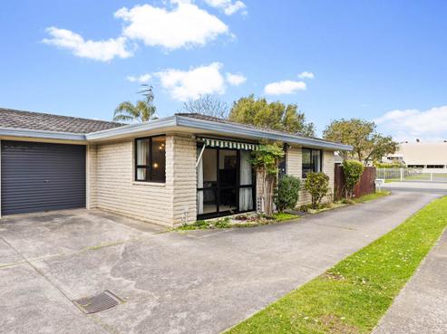 1/50 Vivian Wilson Drive, Eastern Beach