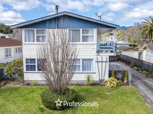26 Shanly Street, Brown Owl