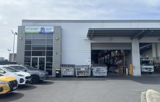 A-Grade industrial with drive through access